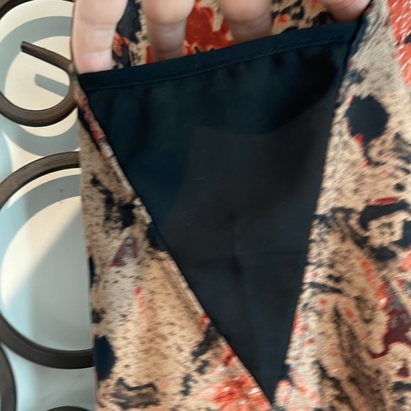 ASTR SLEEVELESS SILKY TANK ABSTRACT BLOUSE SIZE MEDIUM - Picture 5 of 10